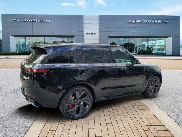 New 2027 Land Rover Range Rover Sport Dynamic SE AWD/4WD image 4