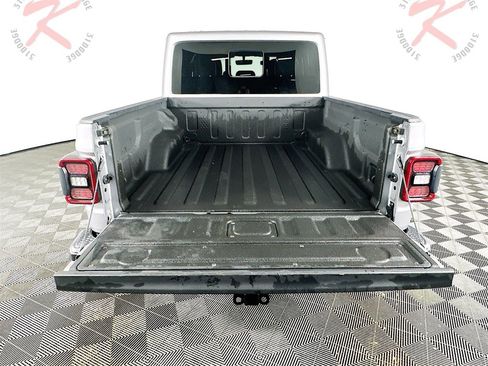 Used 2020 Jeep Gladiator Overland image 30