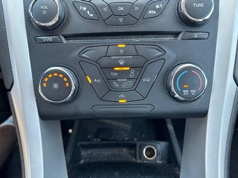 Used 2014 Ford Fusion SE FWD image 17