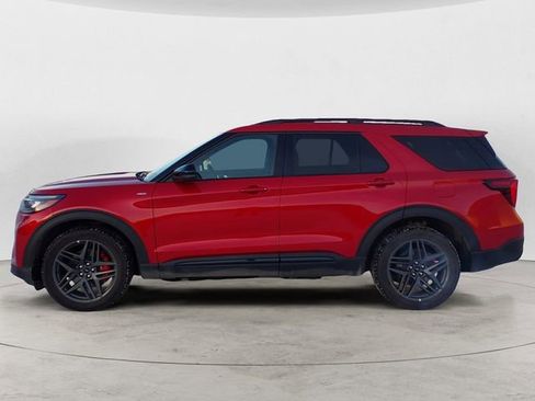 Used 2025 Ford Explorer ST-Line w/ Premium Package image 2