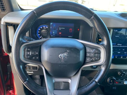 Used 2021 Ford Bronco Badlands image 14