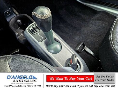 Used 2015 smart fortwo passion RWD image 23