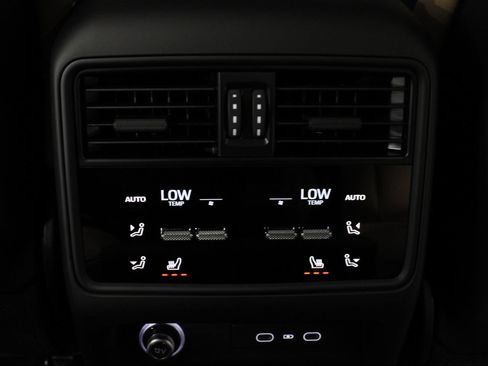 New 2026 Porsche Cayenne AWD/4WD image 32