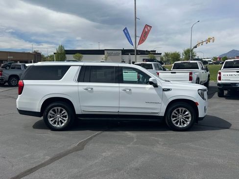 Used 2021 GMC Yukon XL SLT AWD/4WD image 4