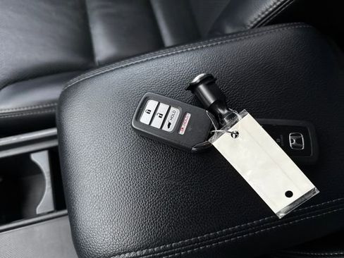 Used 2016 Honda CR-V Touring image 11