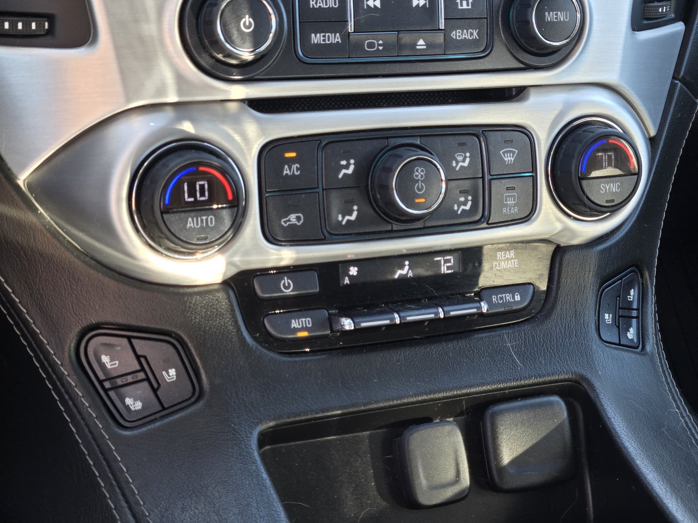 Used 2018 GMC Yukon SLT w/ Open Road Package AWD/4WD image 6