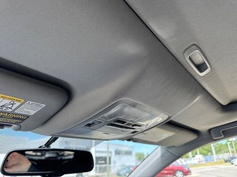 Used 2015 Toyota Highlander Limited AWD/4WD image 23