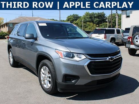 Used 2020 Chevrolet Traverse LS image 2