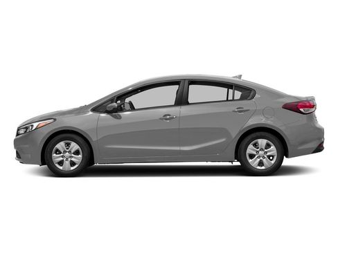 Used 2017 Kia Forte LX w/ LX Popular Package FWD image 4