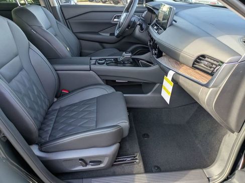 New 2026 Nissan Rogue Platinum image 16