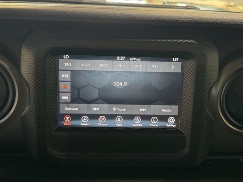 Used 2022 Jeep Wrangler Sport AWD/4WD image 17