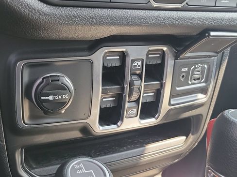 Certified 2025 Jeep Wrangler Unlimited Sport AWD/4WD image 29