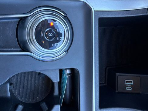 Used 2022 Ford Edge SE image 19