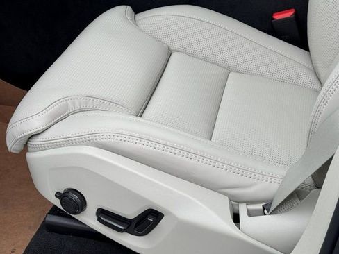 New 2026 Volvo XC90 T8 Ultra image 19