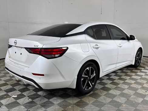Used 2024 Nissan Sentra SV image 3