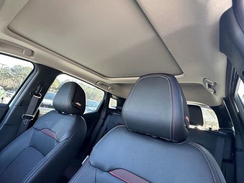 New 2026 Nissan Kicks SR w/ SR Premium Package FWD image 25