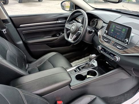 Used 2020 Nissan Altima 2.5 SL FWD image 13
