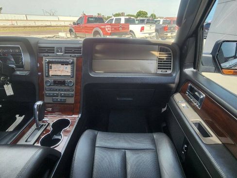 Used 2013 Lincoln Navigator 4WD image 12