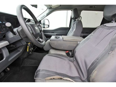 Used 2025 Ford F250 XLT image 6