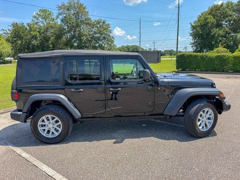 Used 2023 Jeep Wrangler Unlimited Sport AWD/4WD image 2
