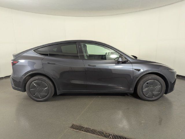 Used 2026 Tesla Model Y 2WD image 8