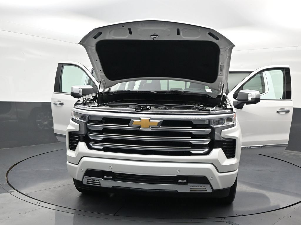 Used 2025 Chevrolet Silverado 1500 High Country w/ High Country Premium Package RWD image 36