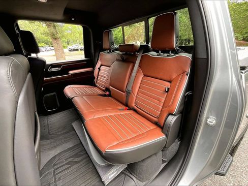 Used 2026 GMC Sierra 2500 Denali Ultimate w/ LPO, Black Badging Package AWD/4WD image 19