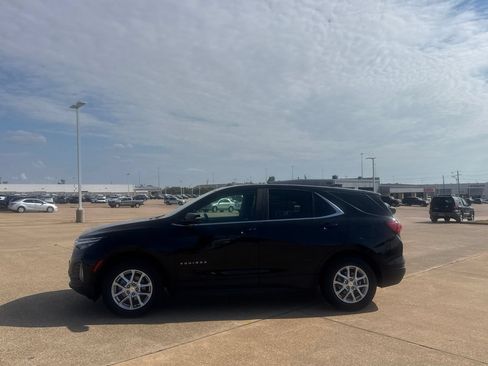 Used 2023 Chevrolet Equinox LT AWD/4WD image 13