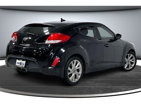 Used 2016 Hyundai Veloster image 14