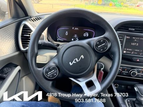 Certified 2025 Kia Soul LX w/ LX Technology Package FWD image 16