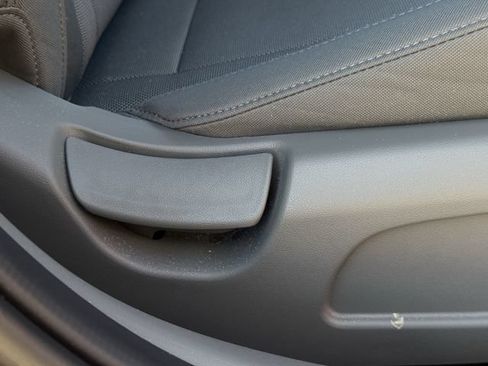 Used 2025 Hyundai Elantra SE FWD image 26