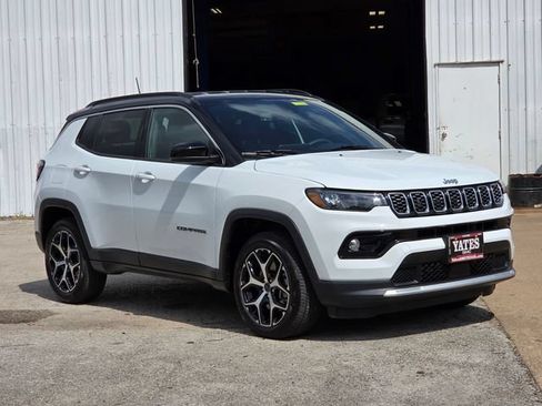 Used 2025 Jeep Compass Limited AWD/4WD image 3