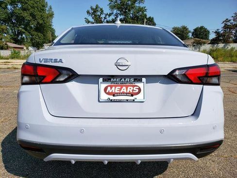 New 2025 Nissan Versa SV w/ Trunk Package FWD image 10