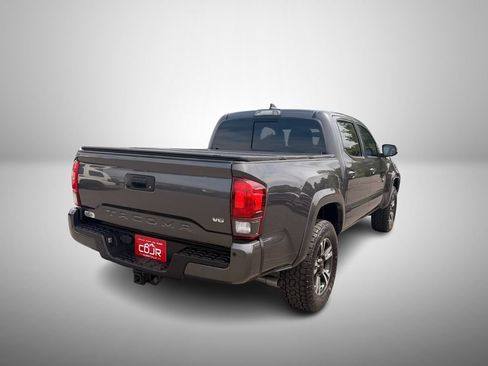 Used 2018 Toyota Tacoma TRD Sport w/ TRD Premium Sport Package RWD image 4