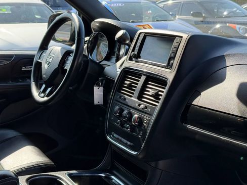 Used 2015 Dodge Grand Caravan SXT image 56