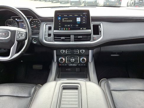 Used 2021 GMC Yukon XL SLT w/ SLT Luxury Plus Package image 15