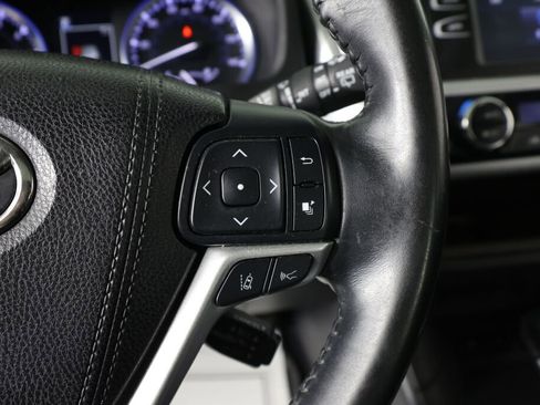 Used 2017 Toyota Highlander XLE image 35
