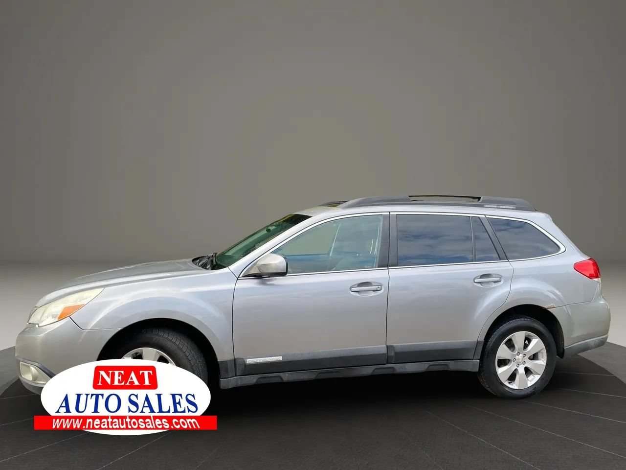 Used 2010 Subaru Outback 2.5i Limited AWD/4WD image 7