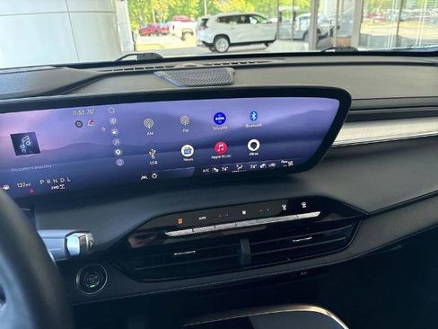 Certified 2025 Buick Enclave Avenir AWD/4WD image 13