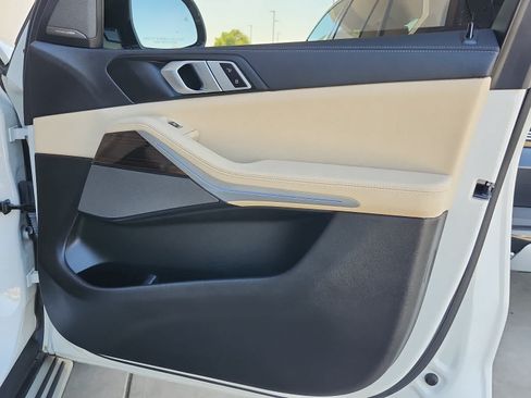 Used 2021 BMW X5 sDrive40i w/ Premium Package RWD image 12