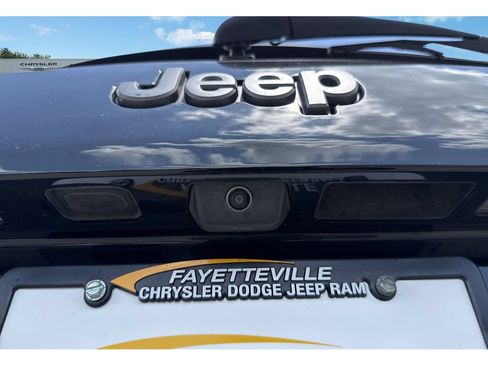 Used 2022 Jeep Cherokee Trailhawk w/ Sun, Sound & Nav Group AWD/4WD image 32