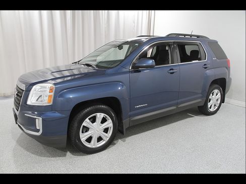 Used 2017 GMC Terrain SLE w/ Convenience Package AWD/4WD image 3