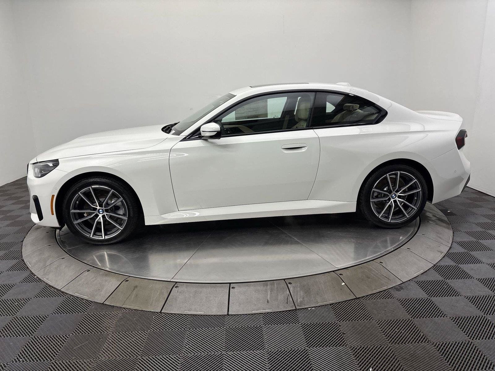 New 2026 BMW 230i xDrive Coupe w/ Convenience Package AWD/4WD image 16