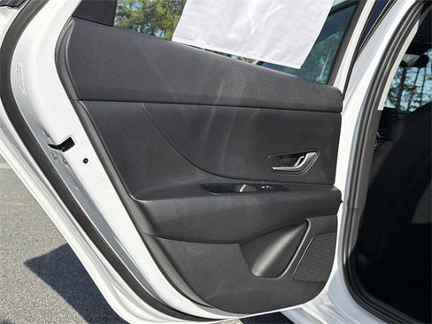 New 2026 Hyundai Elantra Blue image 21