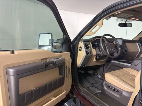 Used 2016 Ford F350 Lariat w/ Chrome Package image 12