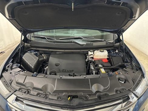Used 2023 Chevrolet Traverse LT image 37