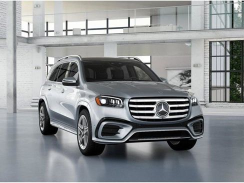 Used 2025 Mercedes-Benz GLS 450 4MATIC image 10