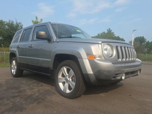 Used 2015 Jeep Patriot Latitude AWD/4WD image 1