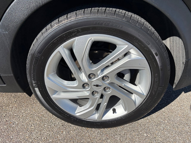 Used 2023 Chevrolet Bolt LT FWD image 32