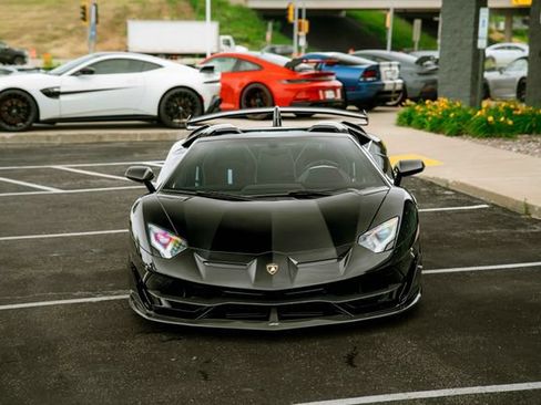 Used 2020 Lamborghini Aventador SVJ AWD/4WD image 29